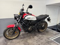 YAMAHA XSR700