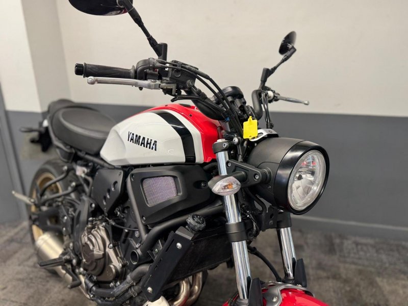 YAMAHA XSR700