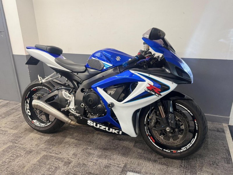 SUZUKI GSXR750