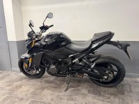 SUZUKI GSX-S1000