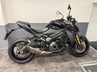 SUZUKI GSX-S1000
