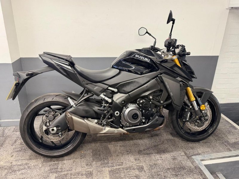 SUZUKI GSX-S1000