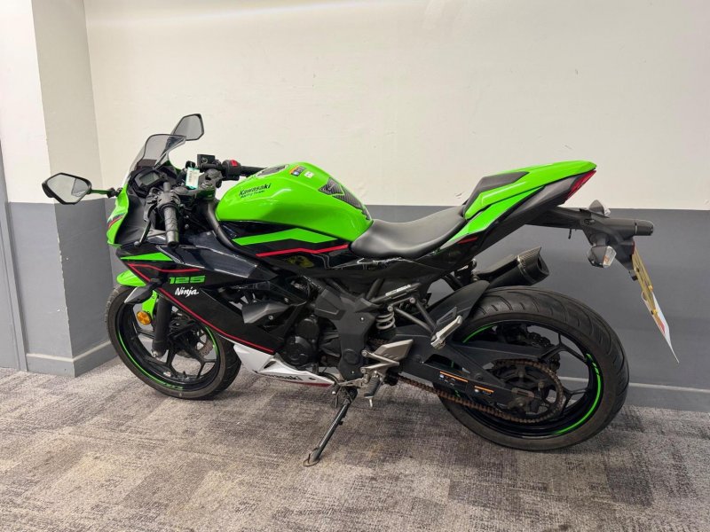 KAWASAKI Ninja 125