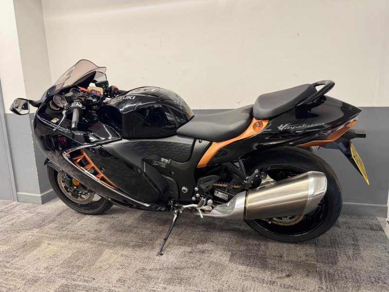 SUZUKI GSX1300R Hayabusa