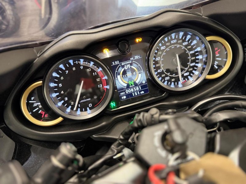SUZUKI GSX1300R Hayabusa
