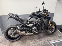 SUZUKI GSX-S1000