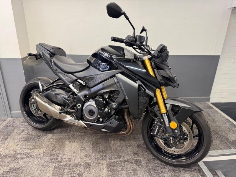 SUZUKI GSX-S1000
