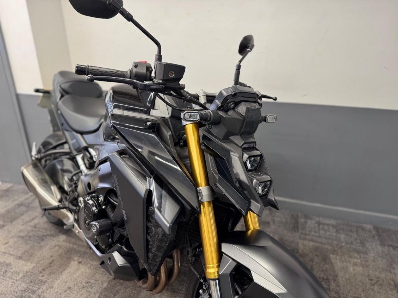 SUZUKI GSX-S1000