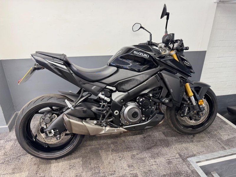 SUZUKI GSX-S1000