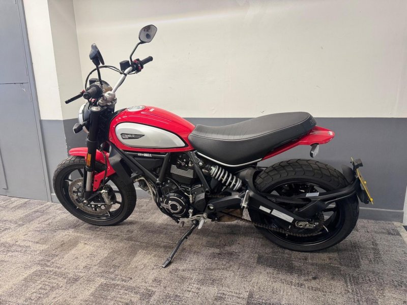 DUCATI SCRAMBLER 800