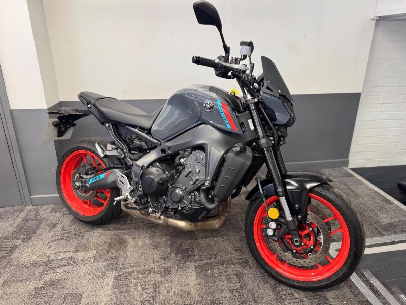 YAMAHA MT-09