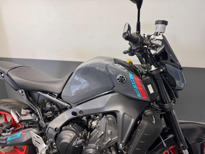 YAMAHA MT-09