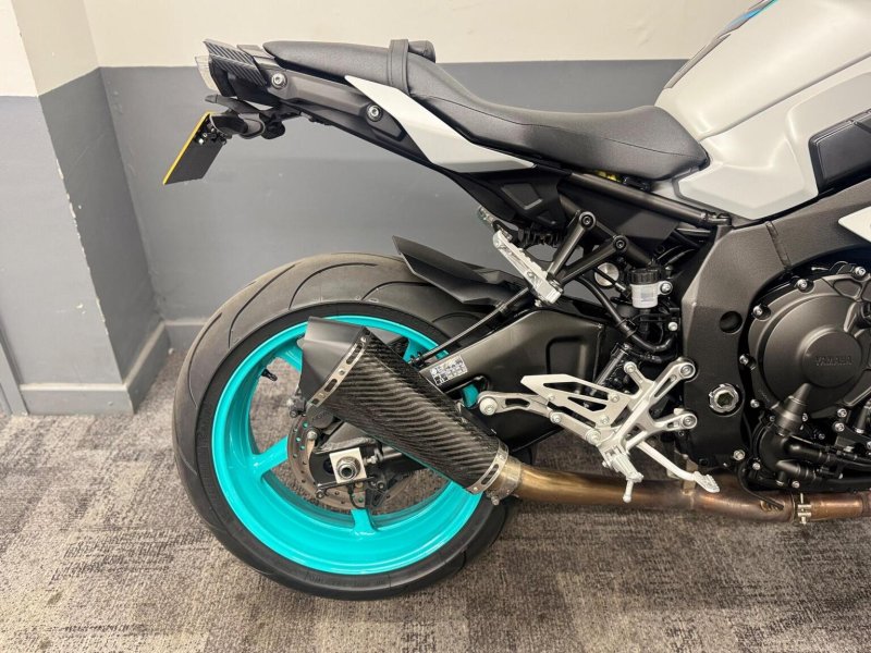 YAMAHA MT-10