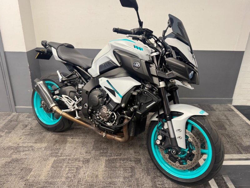 YAMAHA MT-10
