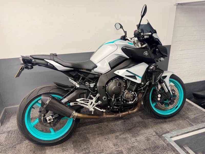 YAMAHA MT-10