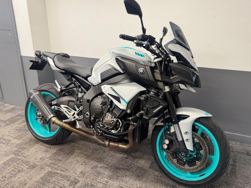 YAMAHA MT-10