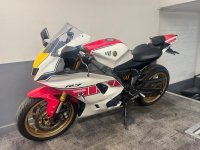 YAMAHA R7