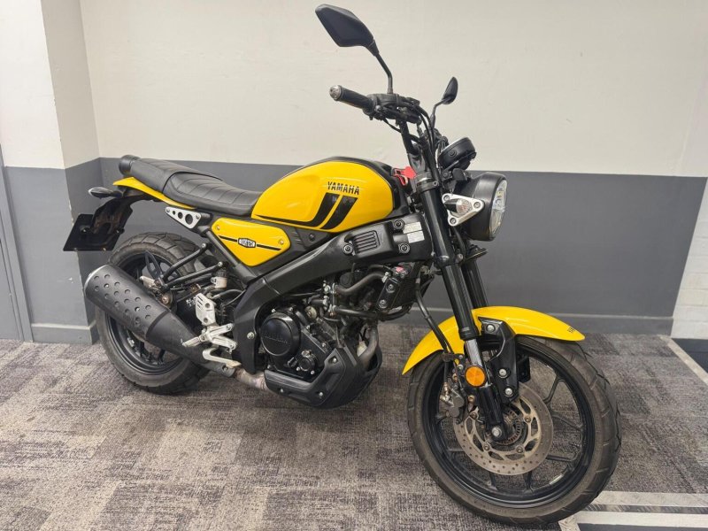 YAMAHA 