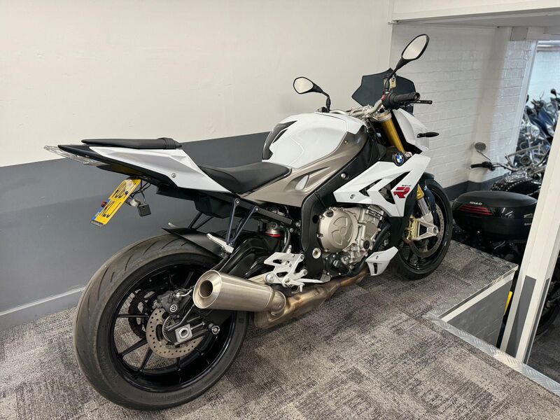 BMW S1000R