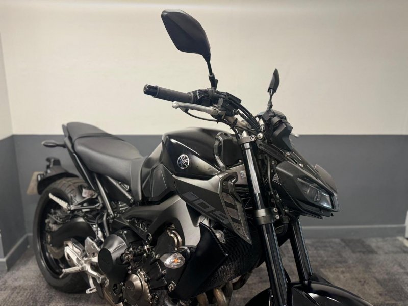 YAMAHA MT-09