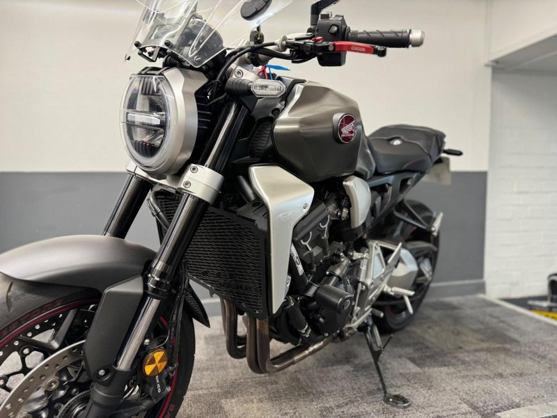 HONDA CB1000R